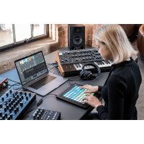 Novation - Launchpad-Pro MK3, Contrôleur Matrice 64 Pads RGB + 49 touches