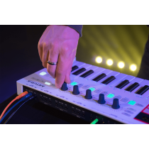 Arturia - KEYSTEP PRO, Clavier maître 37 touches avec séquenceur