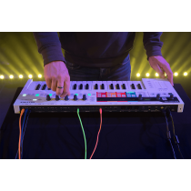 Arturia - KEYSTEP PRO, Clavier maître 37 touches avec séquenceur