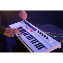 Arturia - KEYSTEP PRO, Clavier maître 37 touches avec séquenceur