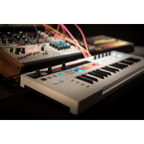 Arturia - KEYSTEP PRO, Clavier maître 37 touches avec séquenceur