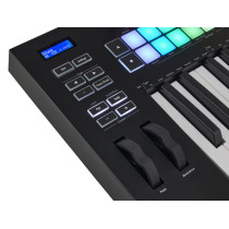 Novation - LAUNCHKEY 49 MK3, Clavier maître mini touches 49 notes, 16 pads
