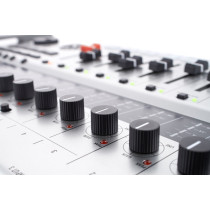 Zoom - R24, Interface, enregistreur et mixeur, 24 pistes, 8 canaux