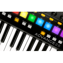 AKAI - ADVANCE 25,  USB MIDI 25 notes écran 8 pads