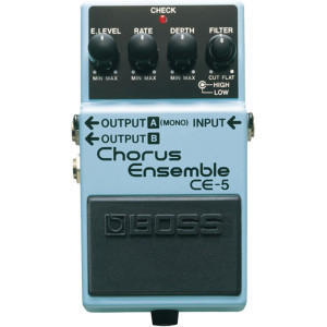 Boss – CE-5, Pédale Chorus Ensemble stéréo