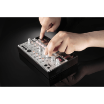 Korg - VOLCA BASS, Machine de basse analogique