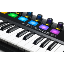 AKAI - ADVANCE 61, Clavier maître USB MIDI 61 notes écran 8 pads