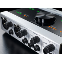 Native Instruments - KOMPLETE Audio 6, interface audio 6 canaux