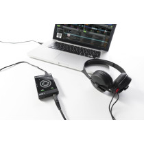 Native Instruments - Traktor Audio 2 MK2, Interface audio DJing 2 sorties stéréo